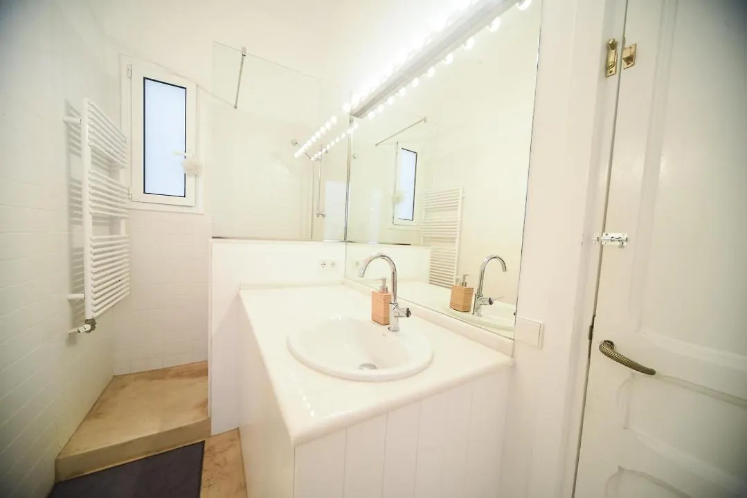Nice Room Close To Sagrada Familia Barcellona Ostello