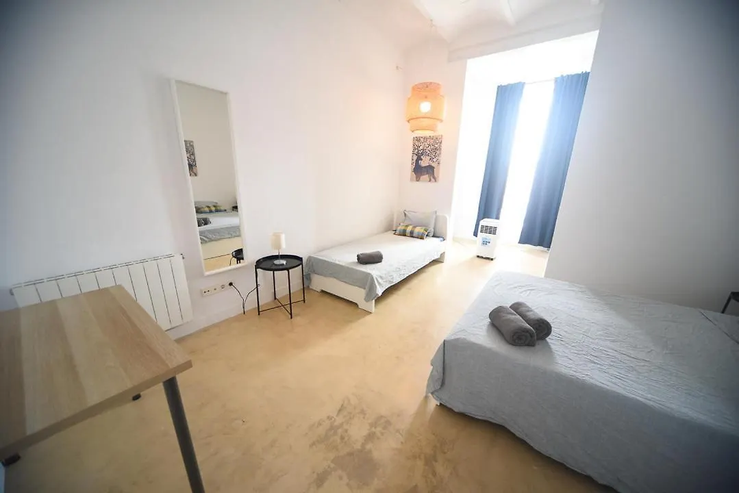 Nice Room Close To Sagrada Familia Barcellona 0*,  Spagna